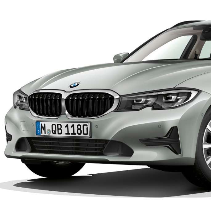 Model Advantage, tričetrtinski posnetek od spredaj BMW serije 3 Touring, model Advantage, tričetrtinski posnetek od spredaj