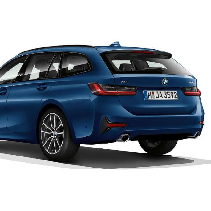 Model Sport Line, tričetrtinski posnetek od zadaj BMW serije 3 Touring, model Sport Line, tričetrtinski posnetek od zadaj