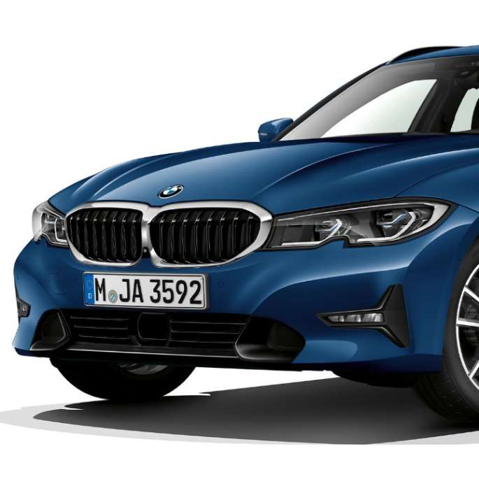 Model Sport Line, tričetrtinski posnetek od spredaj BMW serije 3 Touring, model Sport Line, tričetrtinski posnetek od spredaj