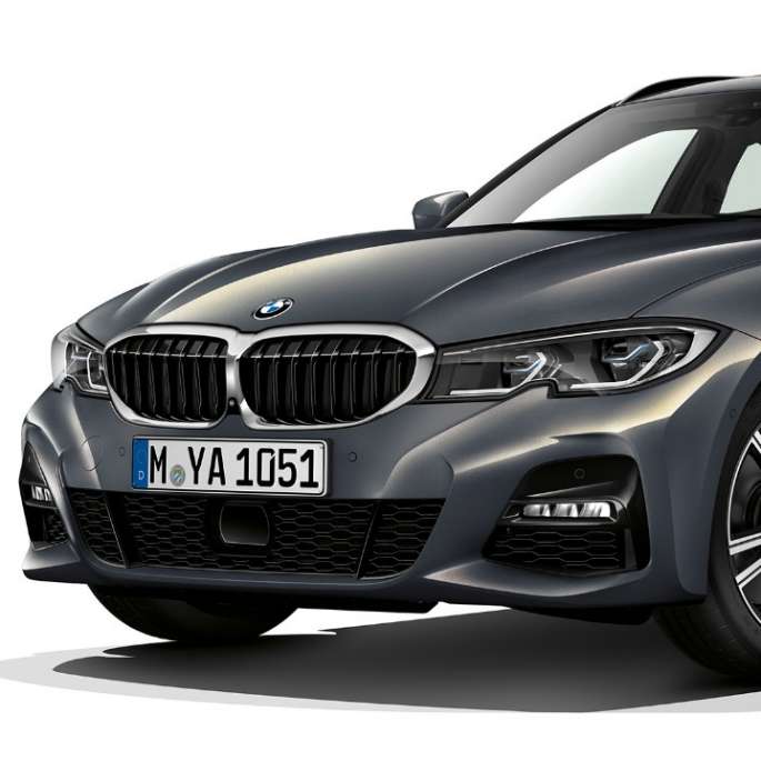 Model M Sport, tričetrtinski posnetek od spredaj BMW serije 3 Touring, model M Sport, tričetrtinski posnetek od spredaj