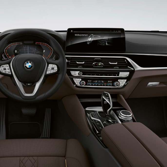 Kokpit v BMW serije 6 Gran Turismo, Luxury Line, G32, 2020 BMW serije 6 Gran Turismo, G32, 640d xDrive, 2020, Luxury Line, ekskluzivno usnje Nappa v barvi Mocha, notranjost