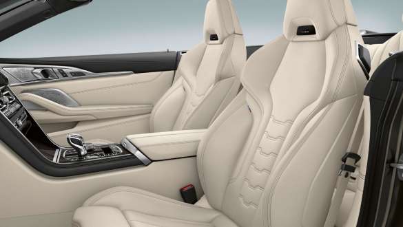 BMW M850i xDrive v kovinskem odtenku Dravit Grey, ekskluzivno usnjeno oblazinjenje BMW Individual iz usnja Merino v odtenku Ivory White. BMW M850i xDrive v kovinskem odtenku Dravit Grey, ekskluzivno usnjeno oblazinjenje BMW Individual iz usnja Merino v odtenku Ivory White.