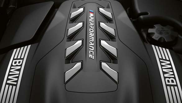 BMW M850i xDrive v kovinskem odtenku Dravit Grey, 8-valjni bencinski motor BMW TwinPower Turbo. BMW M850i xDrive v kovinskem odtenku Dravit Grey, 8-valjni bencinski motor BMW TwinPower Turbo.