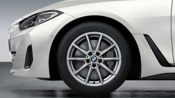 BMW i4 eDrive40, G26, 2021, 18-palčna BMW lita alu. Double-spoke 853 Gunmetal Grey BMW i4 eDrive40, G26, 2021, 18-palčna BMW lita alu. Double-spoke 853 Gunmetal Grey