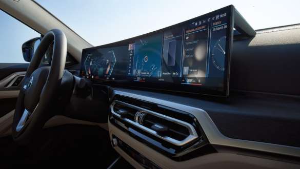 BMW i4, G26, 2021, ukrivljeni zaslon BMW BMW i4, G26, 2021, ukrivljeni zaslon BMW, nadzorni prikazovalnik, notranjost
