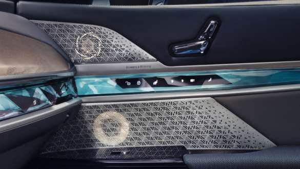 BMW i7 Limuzina, G70, Bowers & Wilkins BMW i7 Limuzina, G70, Bowers & Wilkins, zvočnik BMW v vratih