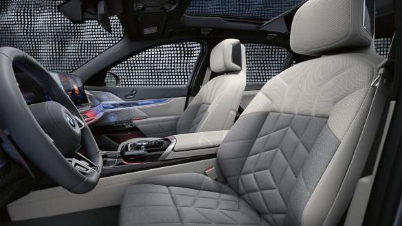 BMW M760e xDrive Limuzina, G70, BMW Individual v kombinaciji usnja Merino in kašmirske volne z ekskluzivnimi poudarki BMW M760e xDrive Limuzina, G70, oblazinjenje BMW Individual v kombinaciji usnja Merino in kašmirske volne z ekskluzivnimi poudarki