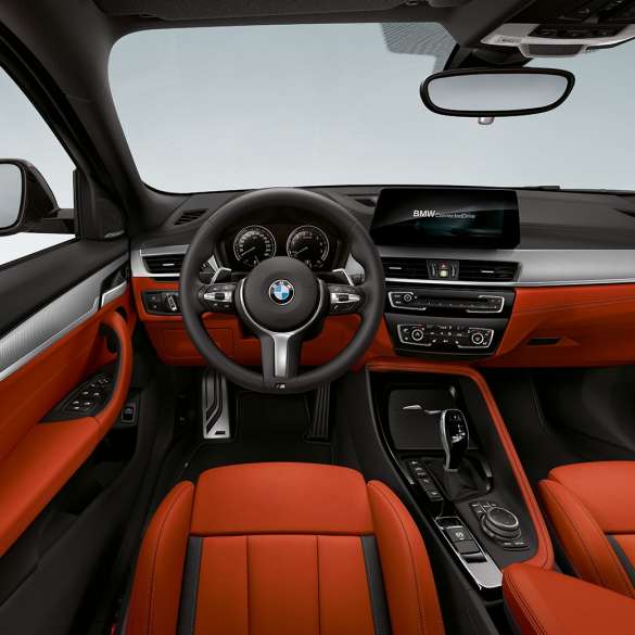 Kokpit v BMW X2 M35i Kokpit v BMW X2 M35i F39, notranjost
