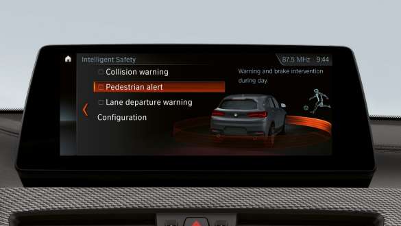 Driving Assistant Plus v BMW X2 M35i F39 Driving Assistant Plus v BMW X2 M35i, 2018 F39, notranjost, instrumentna plošča