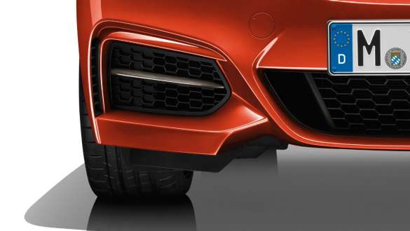 Paket M Aerodynamics v BMW M240i Coupé Paket M Aerodynamics v BMW M240i Coupé F22 2017, podroben pogled od spredaj