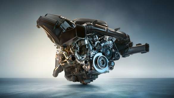 Vrstni 6-valjni bencinski motor BMW M TwinPower Turbo, BMW M3 Limuzina, G80, 2020 BMW M3 Limuzina, G80, 2020, pogled od blizu na vrstni 6-valjni bencinski motor BMW M TwinPower Turbo
