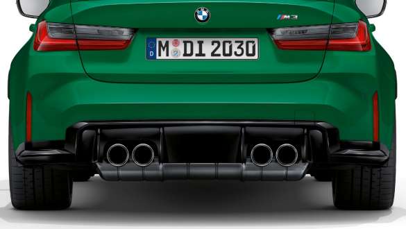 Kromirani zaključki končnih izpušnih cevi, BMW M3 Limuzina, G80, 2020 BMW M3 Limuzina, G80, 2020, kovinska barva Isle of Man Green, kromirani zaključki končnih izpušnih cevi, pogled od zadaj