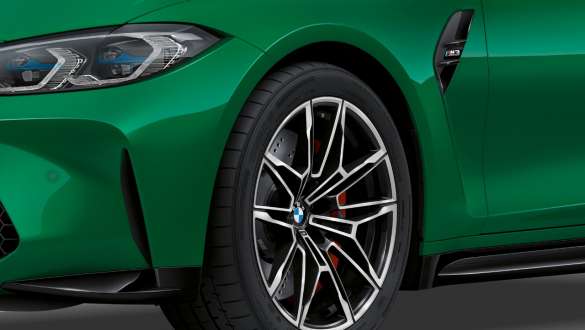 Prednja blatnika, BMW M3 Limuzina, G80, 2020 BMW M3 Limuzina, G80, 2020, kovinska barva Isle of Man Green, pogled od blizu na prednja blatnika