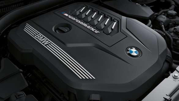Bencinski motor BMW M TwinPower Turbo, BMW M440i xDrive Cabrio, G23, 2020 BMW M440i xDrive Cabrio, G23, 2020, vrstni 6-valjni bencinski motor BMW M TwinPower Turbo, pogled od blizu na prekrivalo motorja
