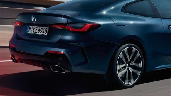 Prilagodljivo M-podvozje, BMW M440i xDrive Coupé, G22, 2020 BMW M440i xDrive Coupé, G22, 2020, prilagodljivo M-podvozje, podrobnost, podaljšan zadnji odbijač
