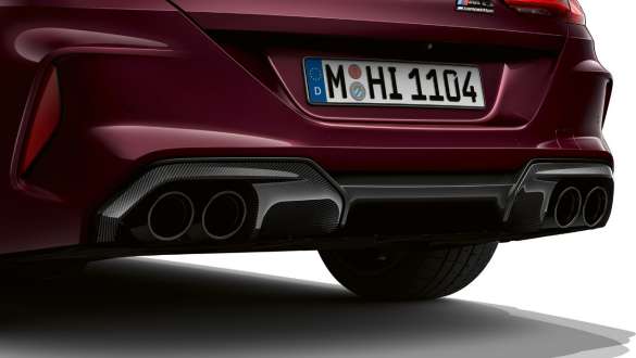 M-športni izpušni sistem BMW M8 Competition Gran Coupé M-športni izpušni sistem BMW M8 Competition Gran Coupé F93 2020 v kovinski barvi BMW Individual Ametrine, povečava zadnjega dela