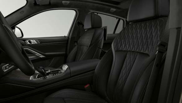BMW X6, športni sedeži. BMW X6, notranjost s poudarkom na športnih sedežih.