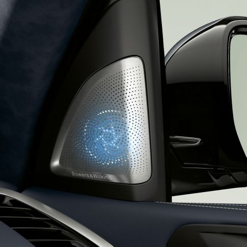 Bowers & Wilkins Diamond Surround Sound System Bowers & Wilkins: posnetek od blizu na zvočnik Diamond Surround