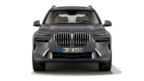 BMW X7 G07 LCI Pogled od spredaj Peneča bakreno siva kovinska BMW X7 G07 LCI Pogled od spredaj Peneča bakreno siva kovinska