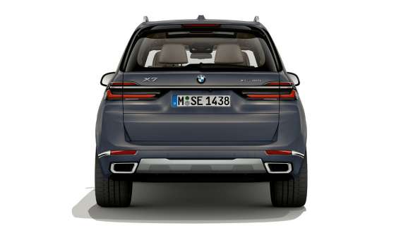 BMW X7 G07 LCI Pogled od zadaj Peneča bakreno siva kovinska BMW X7 G07 LCI Pogled od zadaj stoječ Peneča bakreno siva kovinska