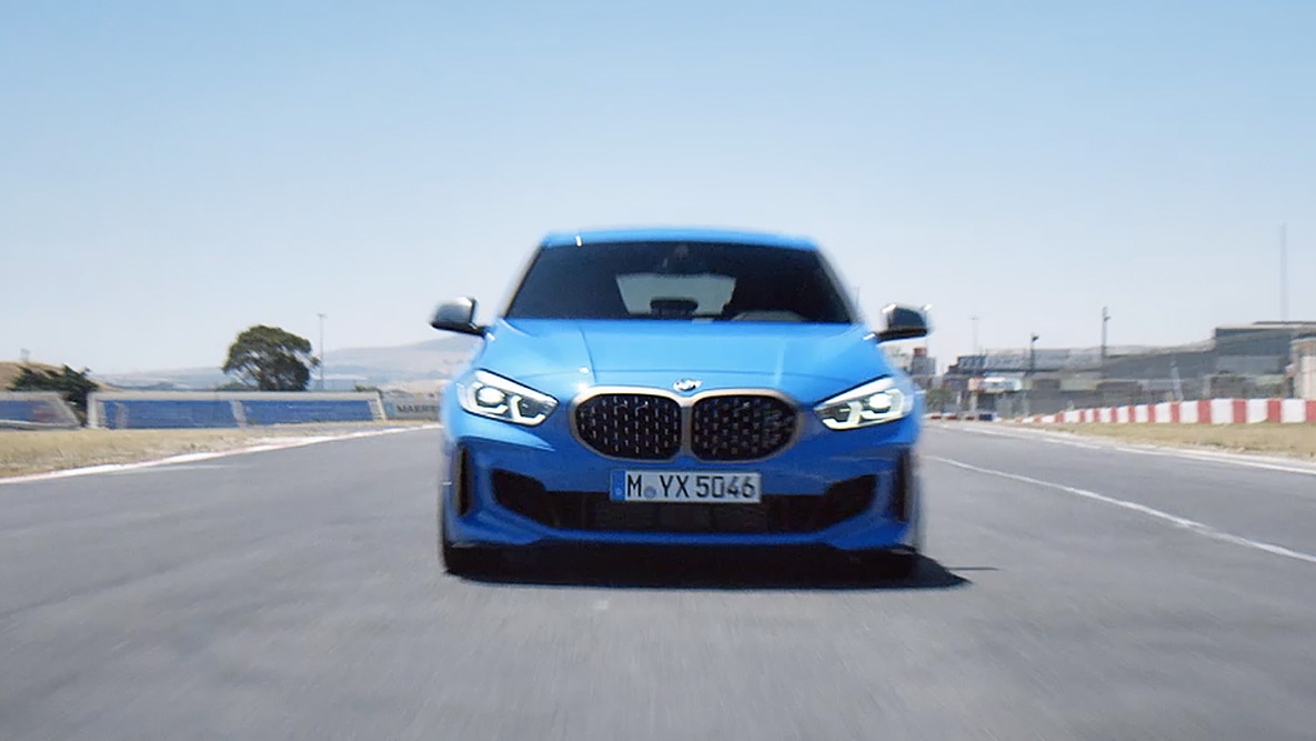 Oprijem in stabilnost vožnje. BMW serije 1 z visokim oprijemom in stabilnostjo vožnje.