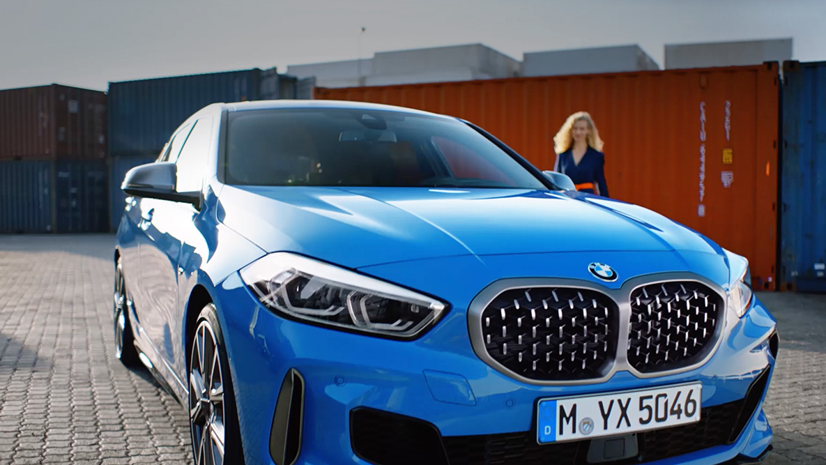 BMW Intelligent Personal Assistant. BMW serije 1 z glasovnim upravljanjem BMW Intelligent Personal Assistant.
