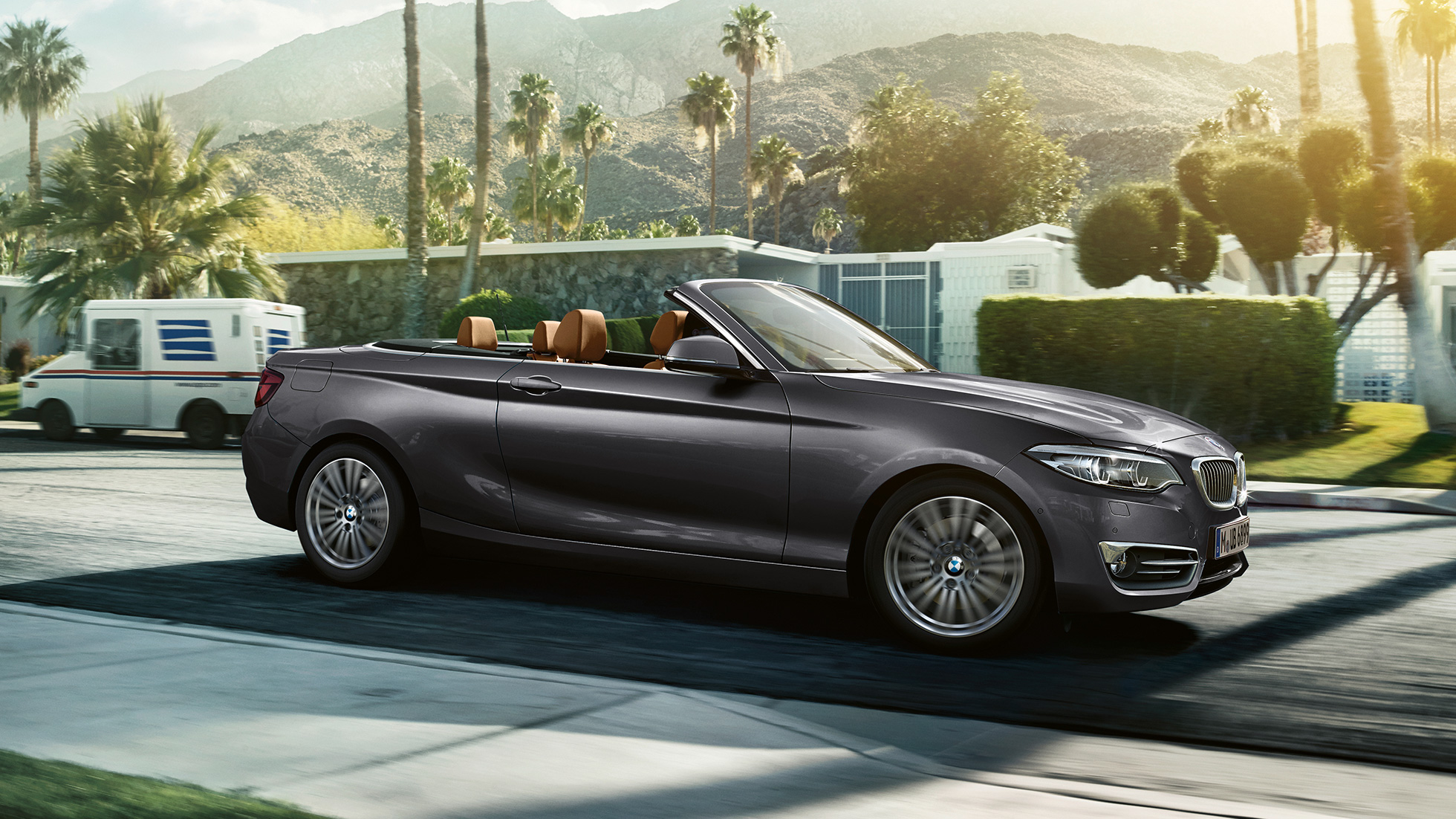 BMW serija 2 Cabrio, posnetek vožnje od strani BMW serija 2 Cabrio, posnetek vožnje od strani