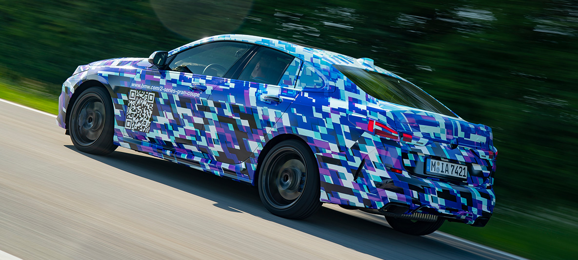 Vozna dinamika BMW serije 2 Gran Coupé BMW M235i xDrive, tričetrtinski stranski na zakrinkan prototip 2020