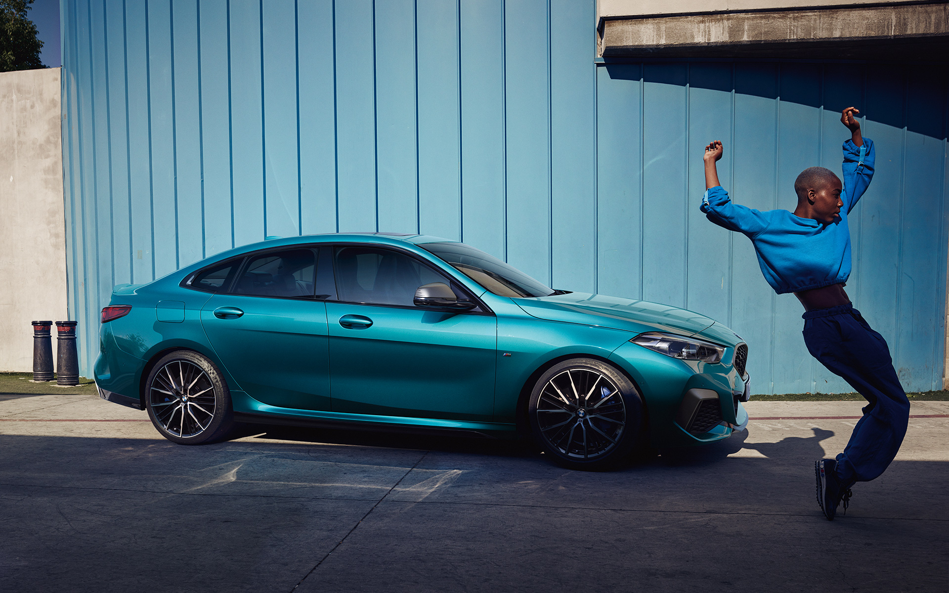 BMW serije 2 Gran Coupé, F44, privlačna silhueta kupeja BMW serije 2 Gran Coupé, F44, privlačna silhueta kupeja, kovinska barva Snapper Rocks Blue, stranski pogled