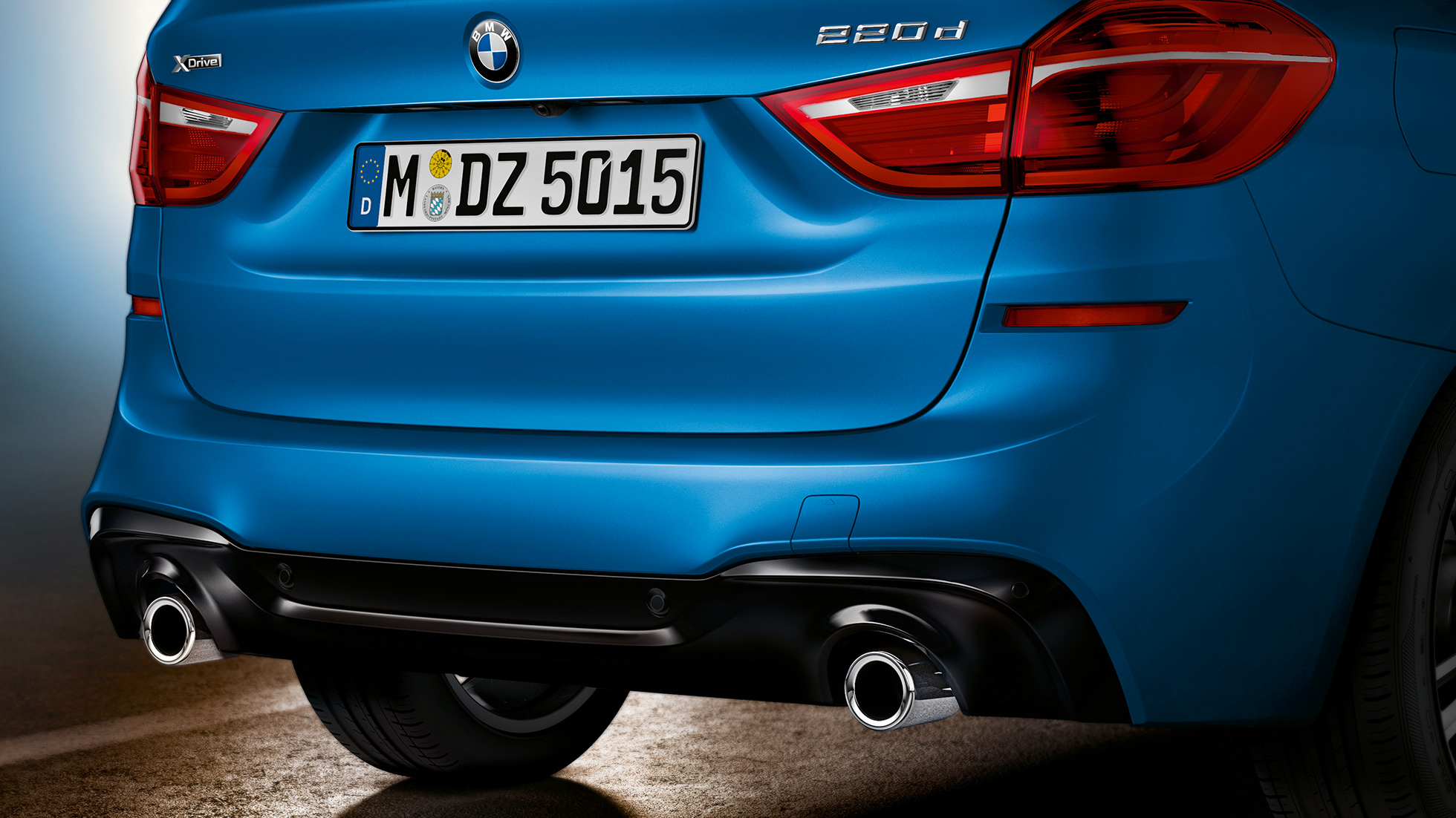 Zadek BMW serij 2 Gran Tourer Zadek, BMW serije 2 Gran Tourer, F46, osvežitev 2018, kovinska barva Misano Blue, bližnji pogled od zadaj