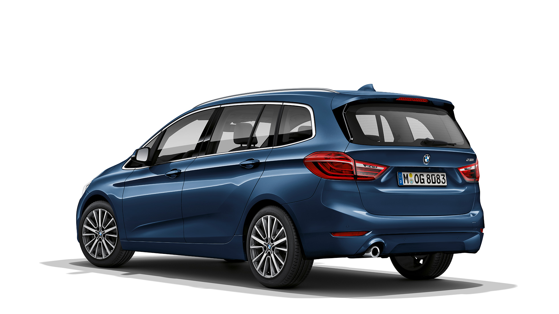 Tričetrtinski pogled od zadaj na BMW serije 2 Gran Tourer, model Advantage BMW serije 2 Gran Tourer, 218i, model Advantage, F46, osvežitev 2018, Phytonic Blue, tričetrtinski pogled od zadaj