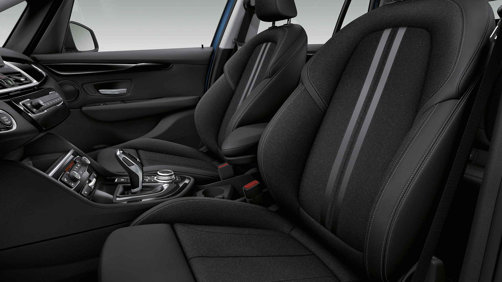 Športni sedeži v BMW serijah 2 Gran Tourer kot modelu Advantage Športni sedeži v BMW serijah 2 Gran Tourer 218i, model Advantage, F46 2018, notranjost