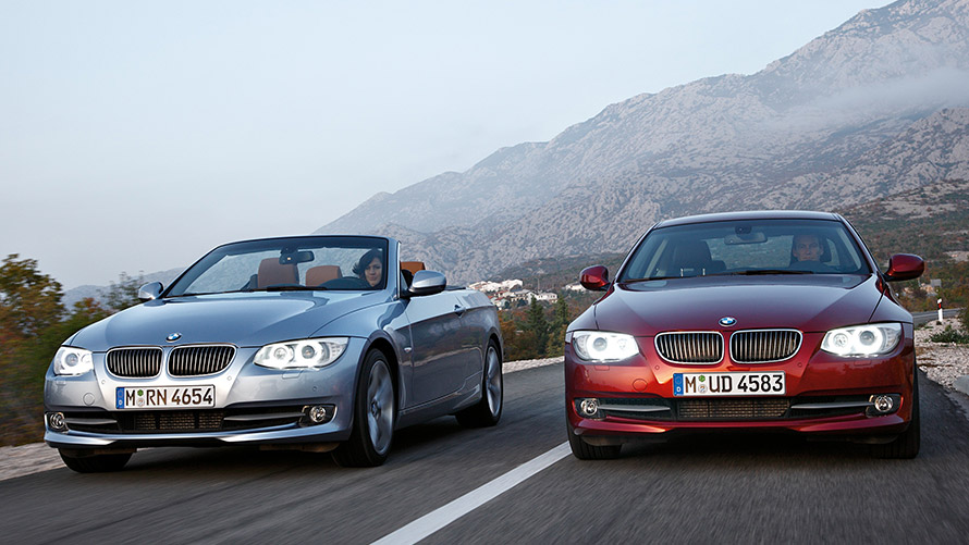 BMW serije 3 Limuzina, E90, BMW serije 3 Cabrio, E93, peta generacija, pogled od spredaj na cesto BMW serije 3, modeli BMW serije 3 Limuzina, E90, BMW serije 3 Cabrio, E93, peta generacija, pogled od spredaj na cesto