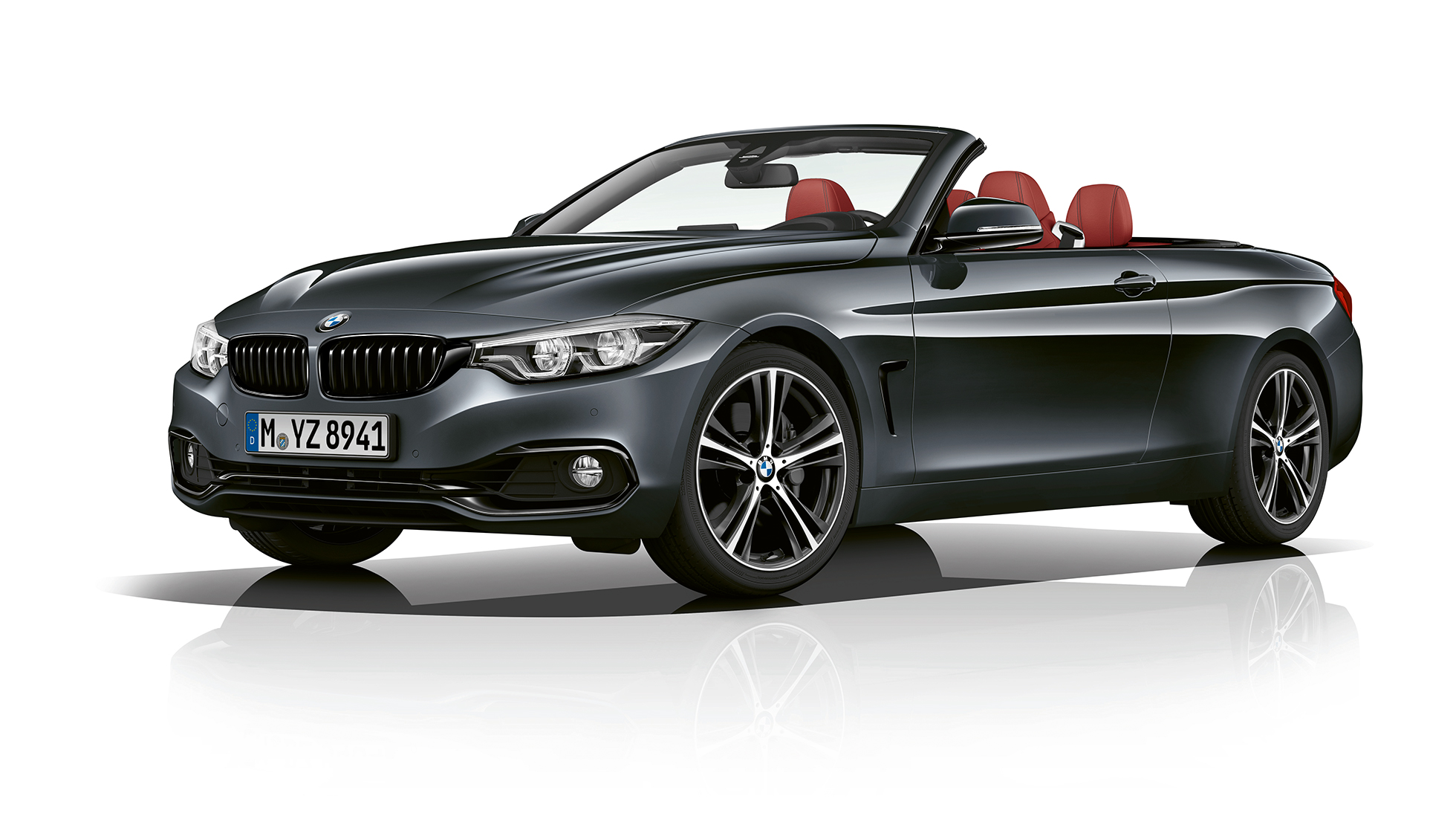 BMW serije 4 Cabrio, model Sport Line v sprednjem polprofilu BMW serije 4 Cabrio, model Sport Line v sprednjem polprofilu