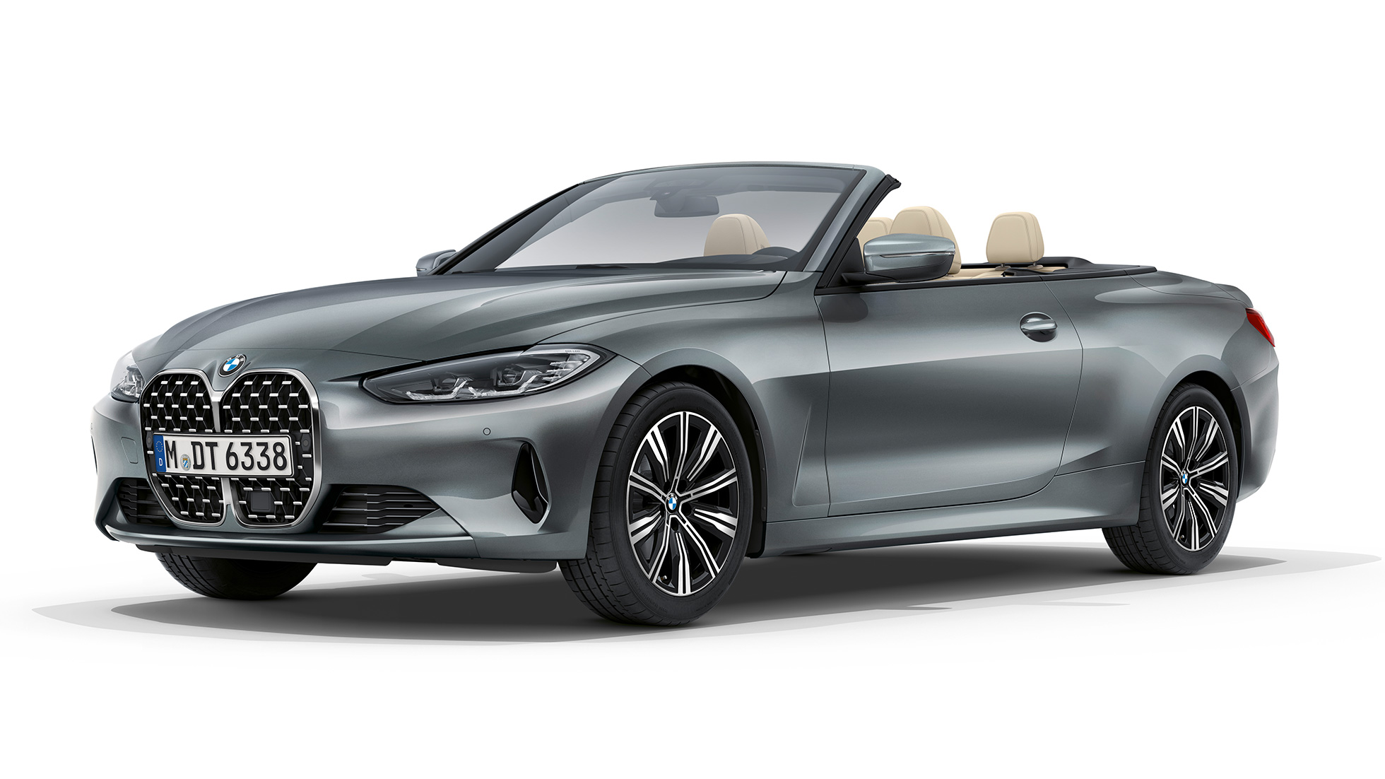BMW serije 4 Cabrio, model Base, tričetrtinski pogled od spredaj BMW serije 4 Cabrio, G23, 2020, model Base, kovinska barva Bluestone, tričetrtinski pogled od spredaj