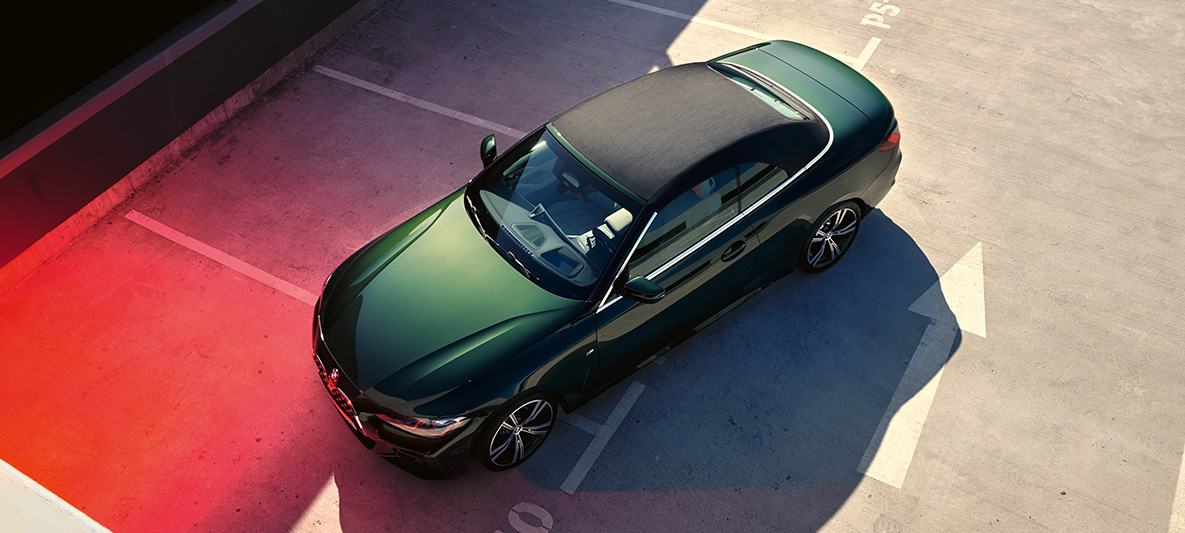 Platnena streha, BMW serije 4 Cabrio, G23, 2020 Platnena streha, BMW serije 4 Cabrio, G23, 2020, kovinska barva Sanremo Green, pogled iz ptičje perspektive