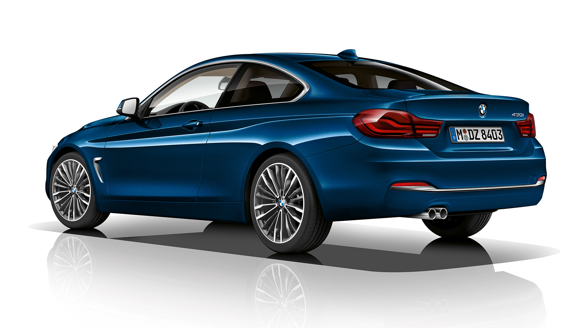 BMW serije 4 Coupé, izvedba Luxury Line v zadnjem polprofilu BMW serije 4 Coupé, izvedba Luxury Line v zadnjem polprofilu