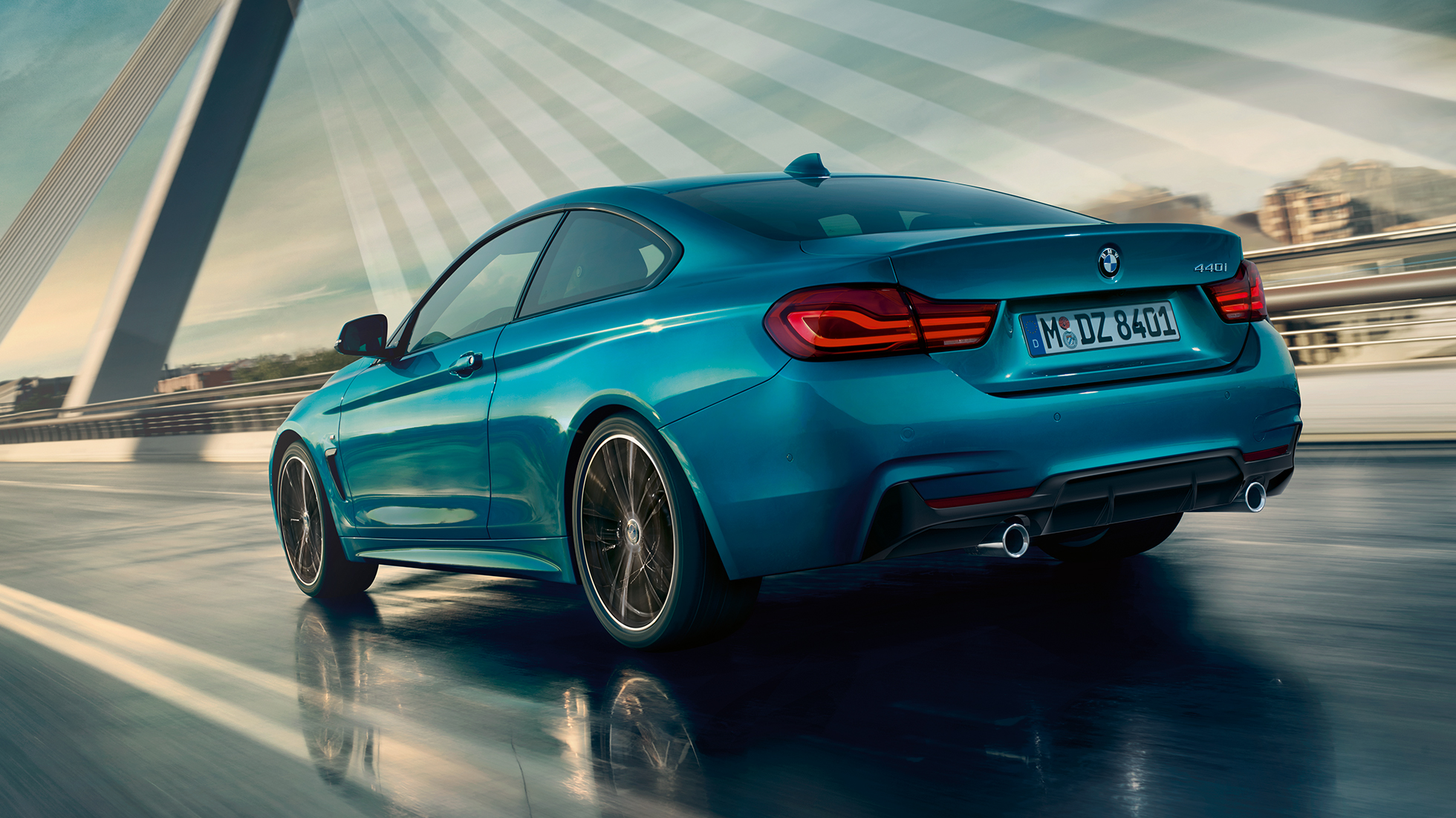 BMW serije 4 Coupé, vozilo v zadnjem polprofilu BMW serije 4 Coupé, vozilo v zadnjem polprofilu