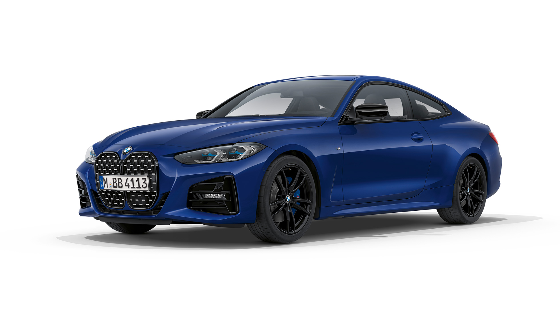 BMW serije 4 Coupé, paket M Sport, G22, 2020 BMW serije 4 Coupé, G22, 2020, paket M Sport, kovinska barva Arctic Race Blue, tričetrtinski pogled od spredaj