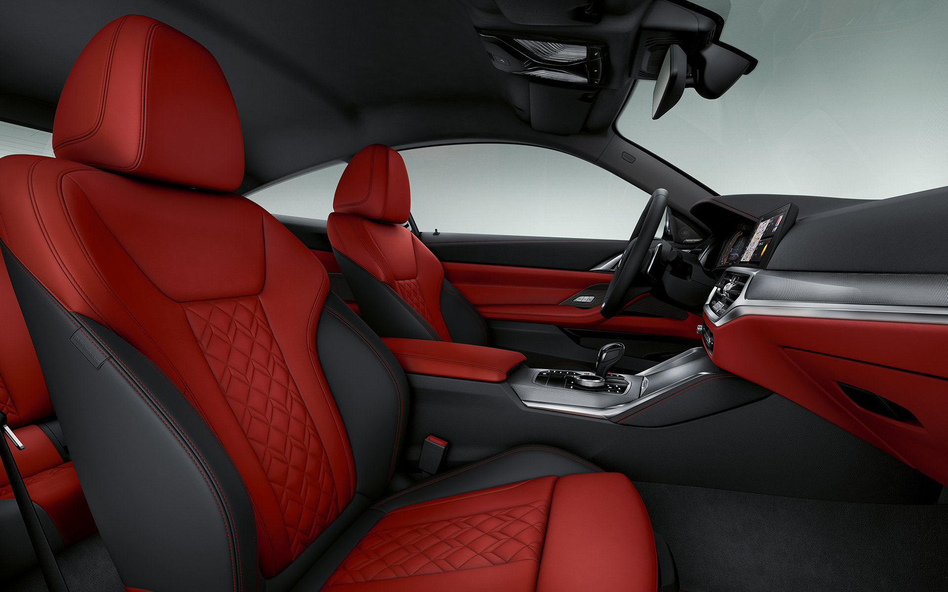 RAZŠIRJENO OBLAZINJENJE BMW INDIVIDUAL IZ USNJA MERINO V BARVI FIONA RED/BLACK. BMW serije 4 Coupé, BMW Individual, G22, 2020, razširjeno oblazinjenje BMW Individual iz usnja Merino v barvi Fiona Red/Black