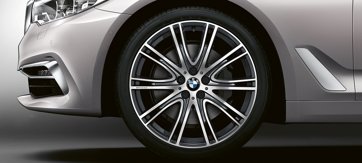 Platišče BMW Individual pri BMW serije 5 Limuzina BMW Individual za BMW serije 5 Limuzina G30 , kovinska barva Rhodonite Silver, platišče