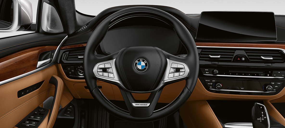Kokpit BMW Individual v BMW serije 5 Limuzina BMW Individual za BMW serije 5 Limuzina G30 , kovinska barva Rhodonite Silver, kokpit