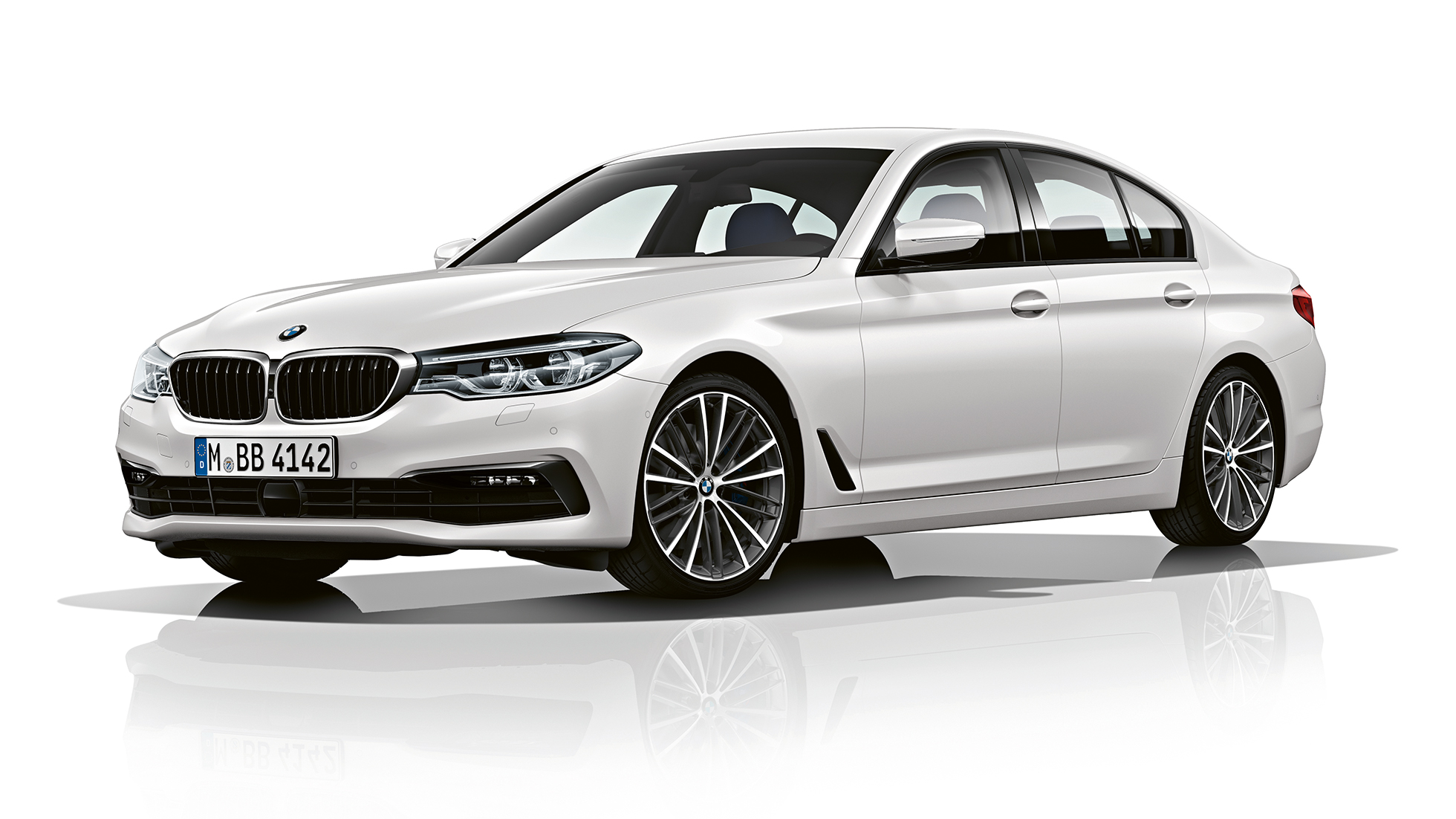 Sport Line, tričetrtinski pogled od spredaj, BMW serije 5 Limuzina Sport Line, BMW serije 5 Limuzina, 540i Limuzina G30, kovinska barva Alpine White, tričetrtinski pogled od spredaj