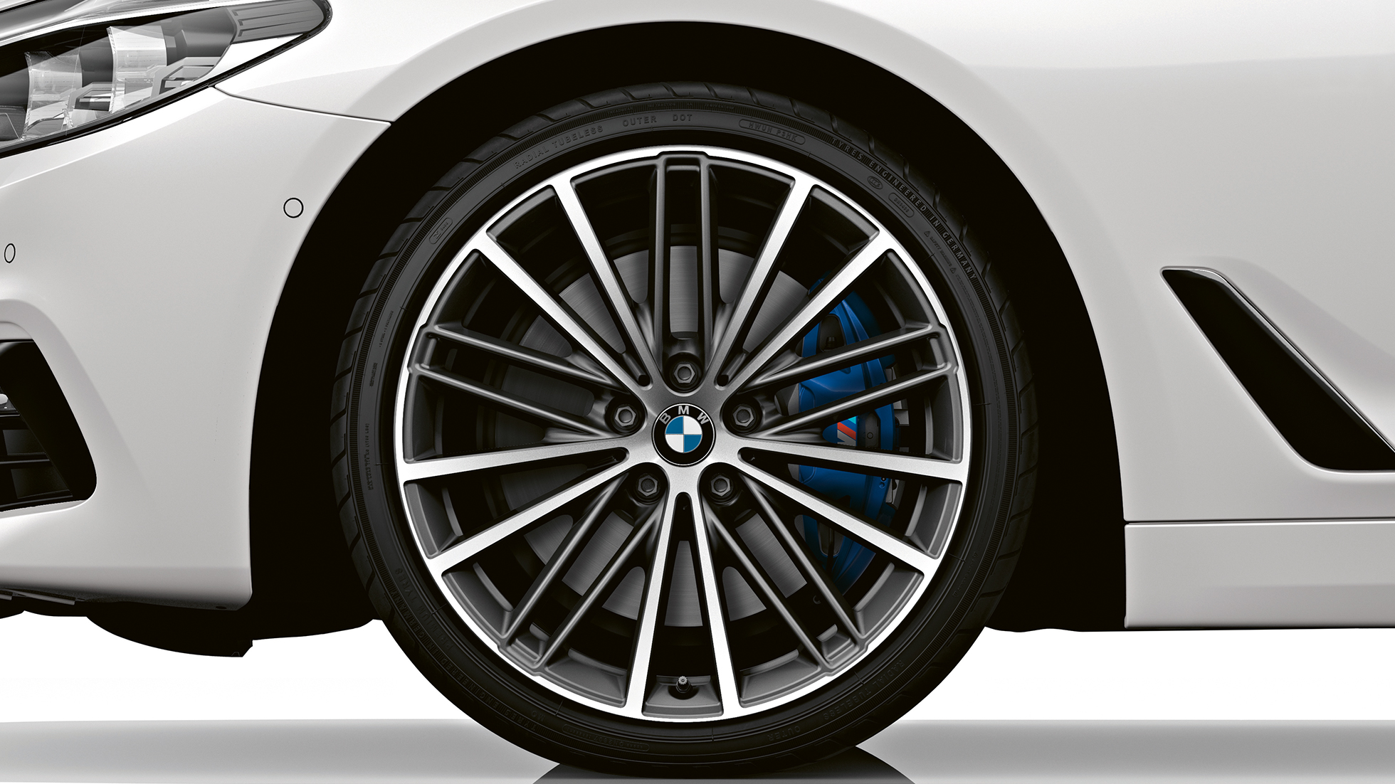 Platišča za Sport Line, BMW serije 5 Limuzina Sport Line, BMW serije 5 Limuzina, 540i Limuzina G30 , kovinska barva Alpine White, platišča