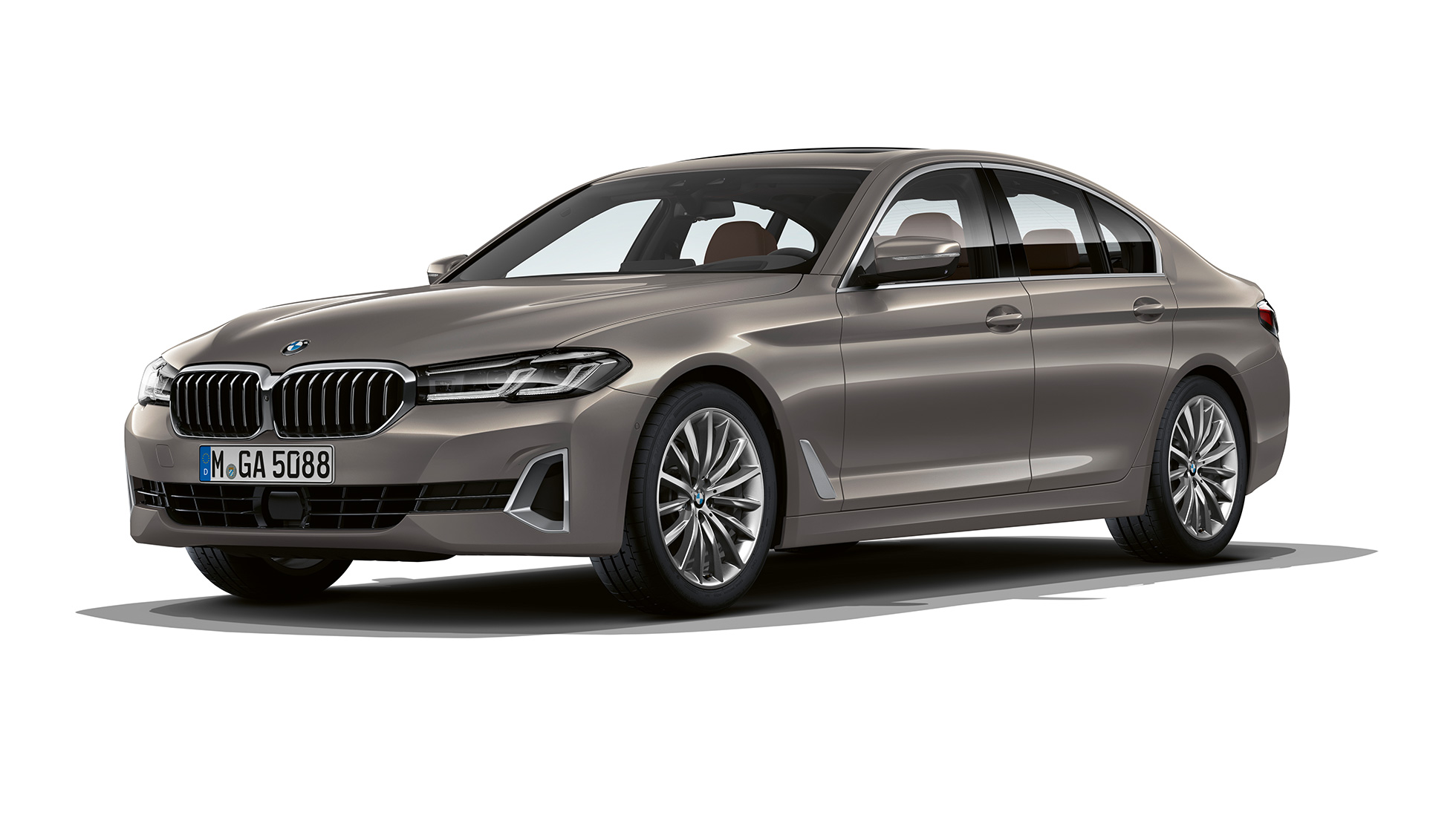 BMW serije 5 Limuzina G30, Luxury Line, spredaj BMW serije 5 Limuzina 520d xDrive, G30 2020, Luxury Line, barva Bernina Grey, tričetrtinski pogled od spredaj