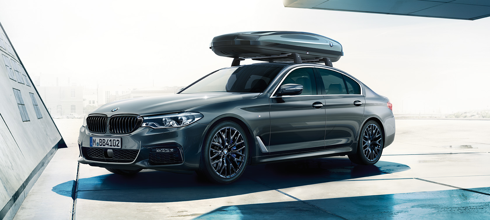 Dodatna oprema, BMW serije 5 Limuzina G30 BMW serije 5 Limuzina G30 s strešnim kovčkom BMW 520