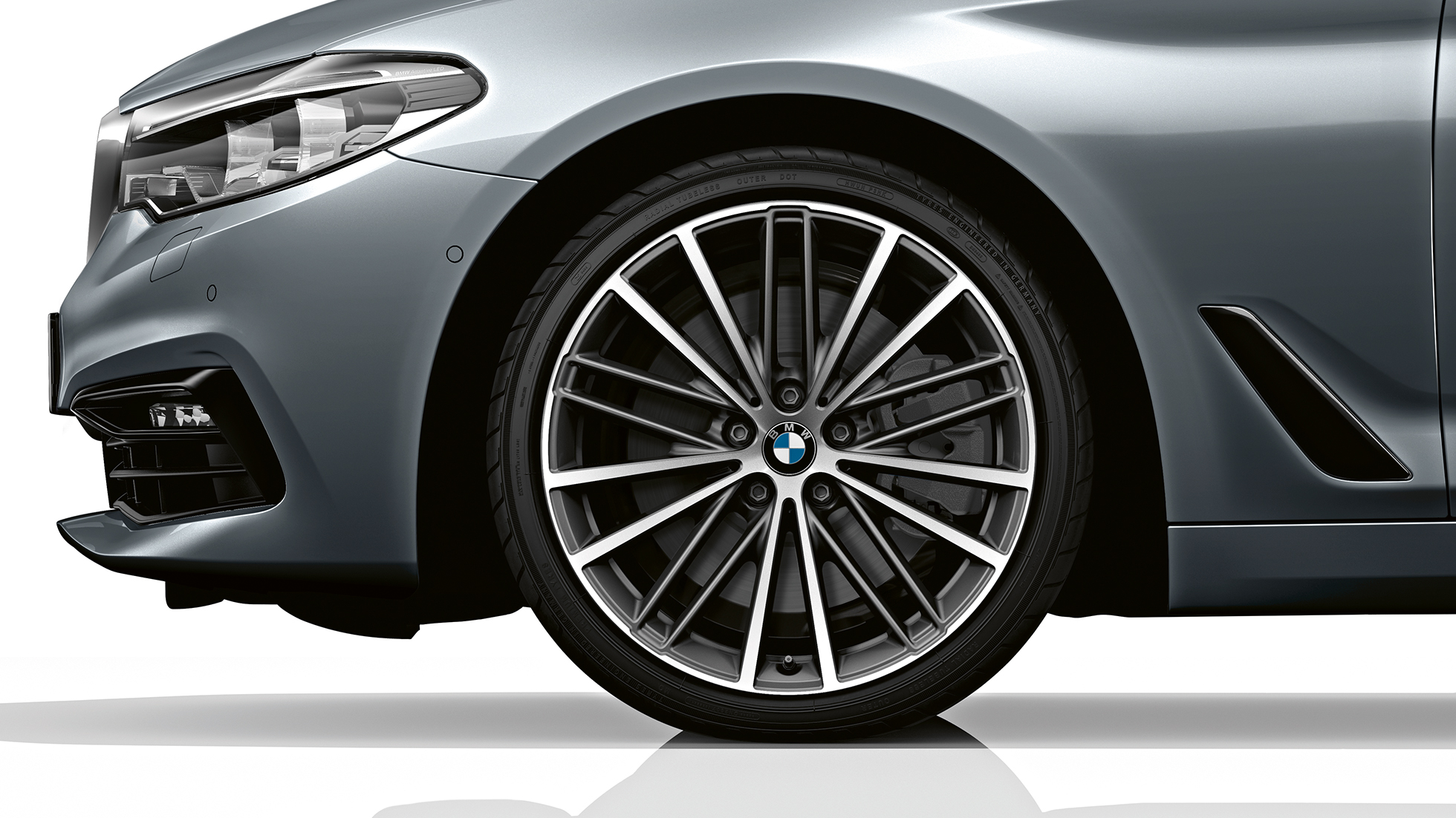 Platišča za Sport Line, BMW serije 5 Touring Sport Line, BMW serije 5 Touring, 520d Touring G31, kovinska barva Bluestone, platišča