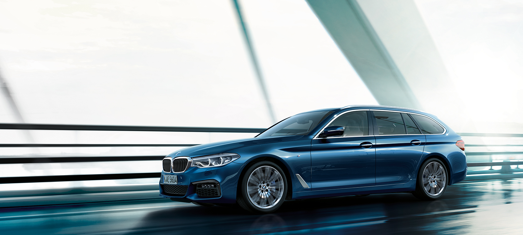 Oprema modelov BMW serije 5 Touring G31 Oprema modelov BMW serije 5 Touring, 530d xDrive Touring G31 , kovinska barva Mediterranean Blue, stranski pogled