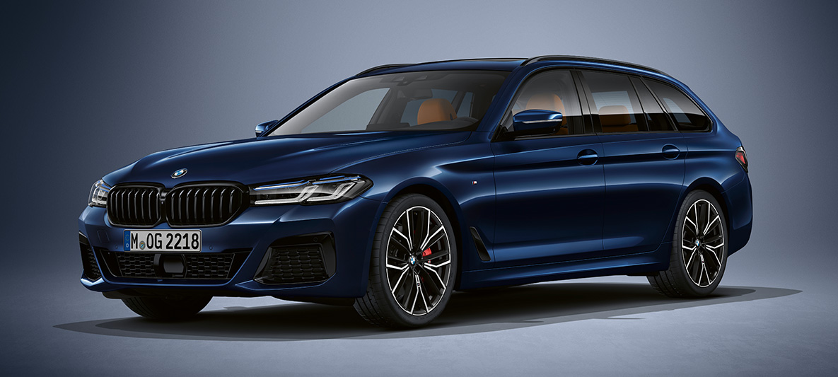 Barva Individual pri BMW serije 5 Touring G31 BMW serije 5 Touring, Individual, G31, osvežitev 2020, tričetrtinski pogled od spredaj med mirovanjem