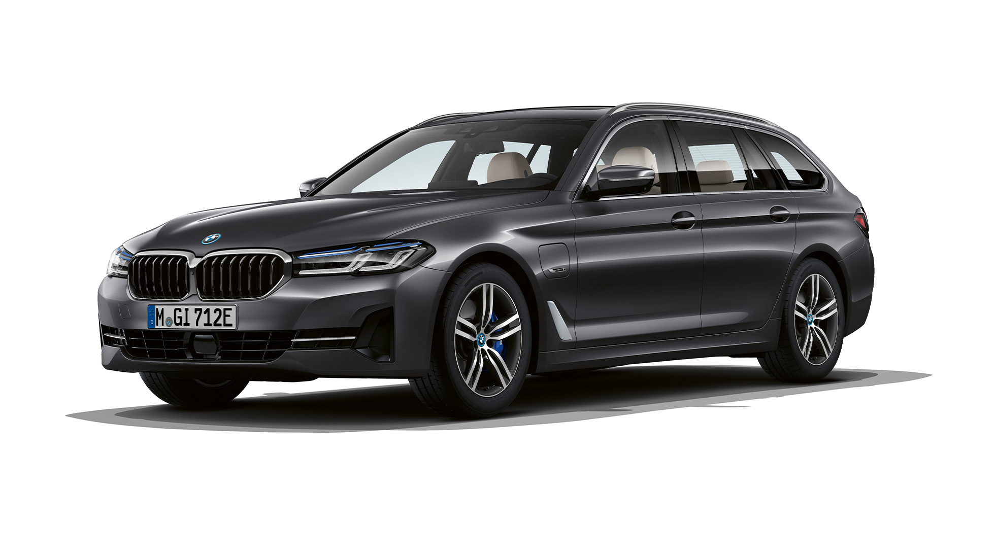 BMW serije 5 Touring 530i, G31 2020, oprema Basic, spredaj BMW serije 5 Touring 530i, G31 2020, oprema Basic, Sophisto Grey, tričetrtinski pogled od spredaj